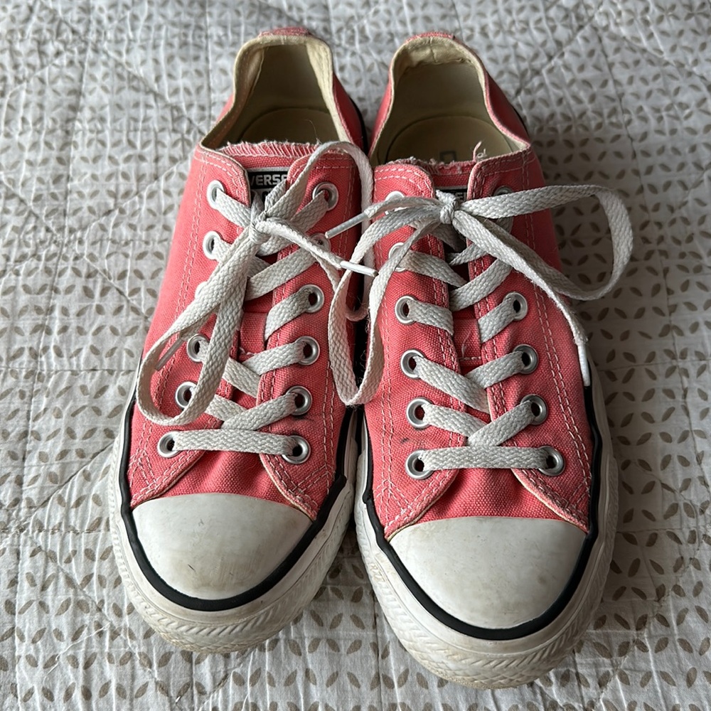 Coral low top converse